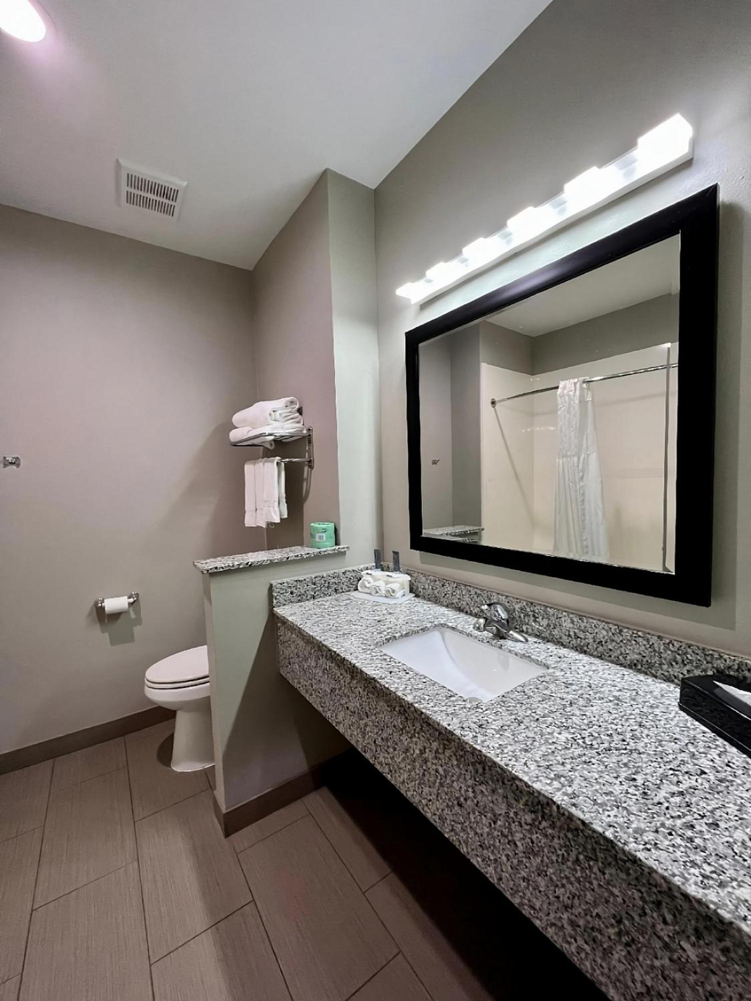 Catoosa Inn & Suites ภายนอก รูปภาพ